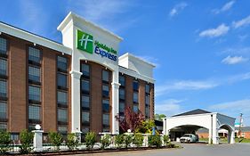 Holiday Inn Express Winston-Salem Medical Ctr Area